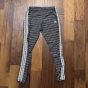 Women’s Adidas black and white geometric patterned leggings size large